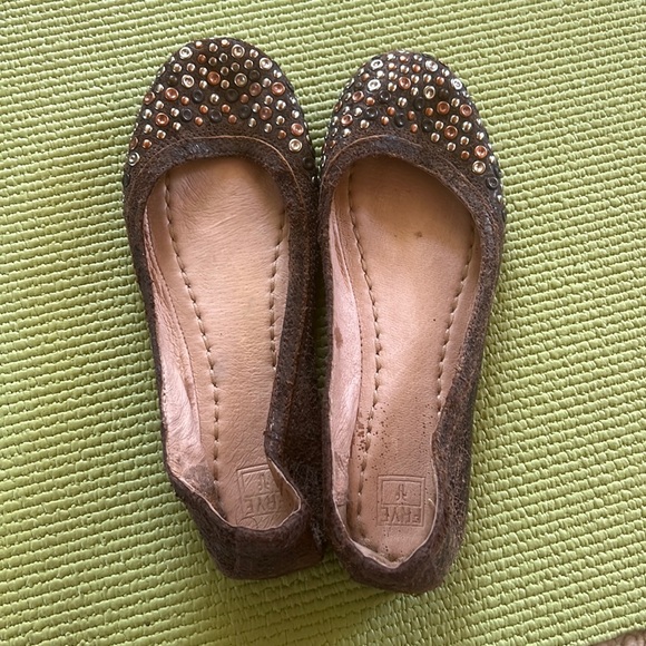 Frye Carson studded ballet flats. Size 5.5 women’s. - Picture 1 of 5